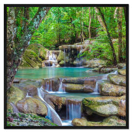Gerahmter Kunstdruck Kleiner Wasserfall im Wald