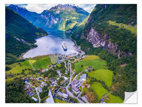 Sisustustarra Steamer in the fjord