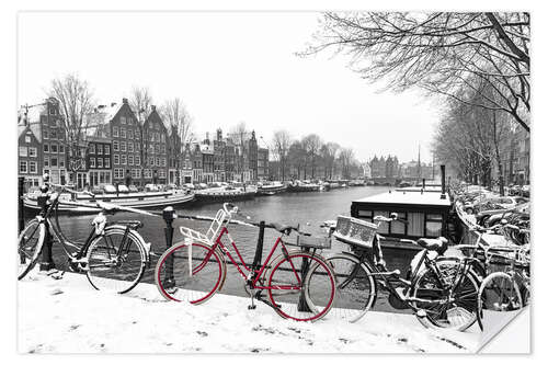 Selvklebende plakat Red bicycle in the snow