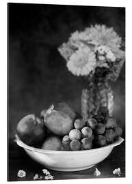 Aluminium print Still life with apples and grapes noir