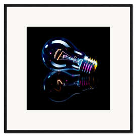Impression artistique encadrée Lightbulb with Reflection