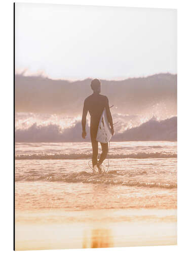 Stampa su alluminio Lonely surfer on the beach