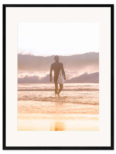 Gerahmter Kunstdruck Einsamer Surfer am Strand