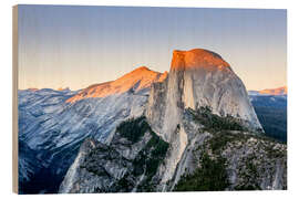 Puutaulu Half Dome at sunset