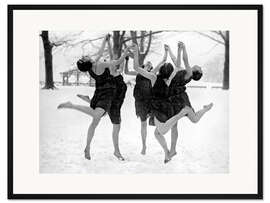 Gerahmter Kunstdruck Barfuss im Schnee tanzen