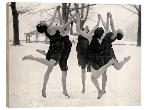 Trätavla Barefoot Dance In The Snow