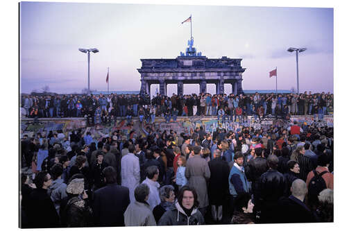 Gallery print Berliners celebrate the opening of the border