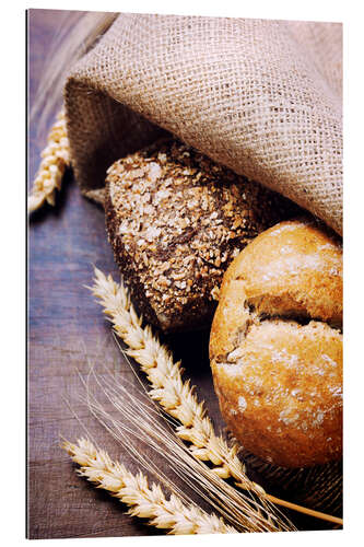 Galleritryk Freshly baked bread on wooden table