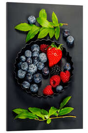 Quadro em plexi-alumínio Fresh Berries on Dark Background