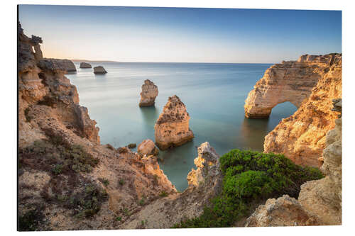 Stampa su alluminio Cliffs at sunrise, Praia Da Marinha, Algarve, Portugal