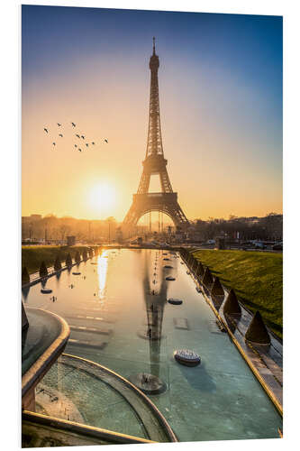 Obraz na PCV Romantic sunrise at the Eiffel Tower in Paris, France