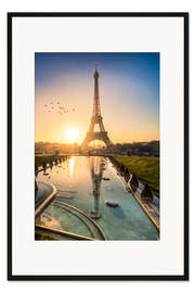 Gerahmter Kunstdruck Romantischer Sonnenaufgang am Eiffelturm in Paris, Frankreich