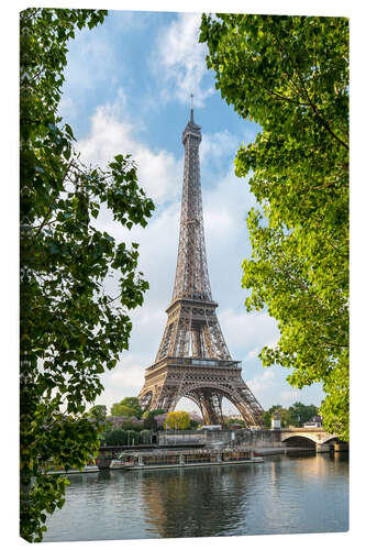 Canvas-taulu Eiffel Tower on the Seine River, Paris, France