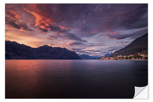 Selvklebende plakat Sunset at Lake Garda with view on Malcesine