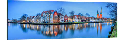 Alubild Panorama von Lübeck spiegelt sich im Fluss Trave, Deutschland