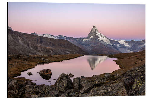 Tableau en aluminium Matterhorn reflected in Lake Stellisee, Switzerland