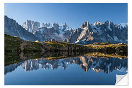 Sticker mural Reflet des Grandes Jorasses dans un lac des Chéserys