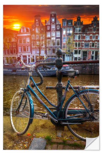 Selvklebende plakat Bicycle in the glowing sunset