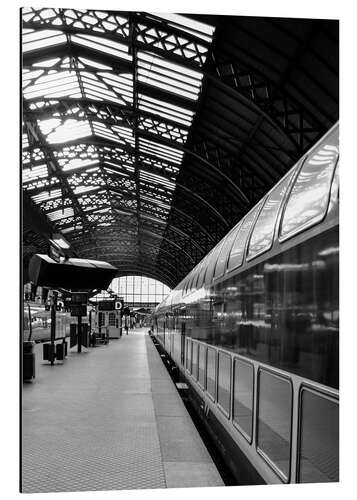 Obraz na aluminium Train station in black and white