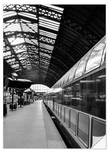 Naklejka na ścianę Train station in black and white