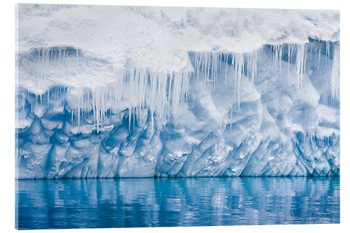 Tableau en verre acrylique Reflection of a glacier with icicles