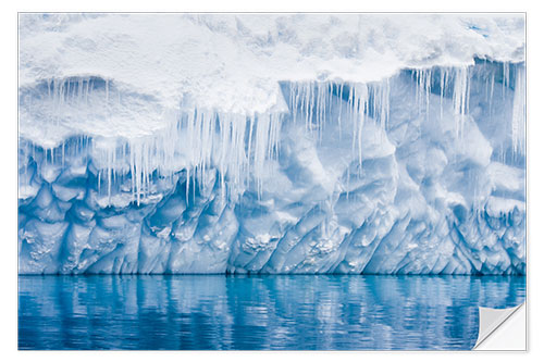 Sisustustarra Reflection of a glacier with icicles