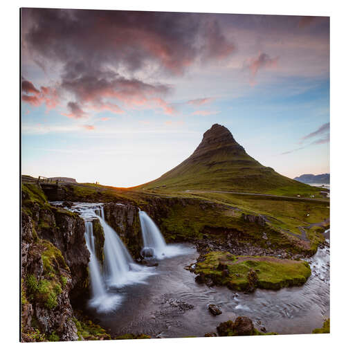 Quadro em alumínio Midnight sunset over Kirkjufell, Iceland