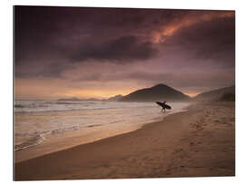 Tableau en plexi-alu Surfer at sunset on Brazilian beach