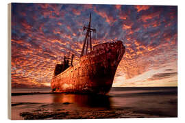 Tableau en bois Abandoned ship at sunset