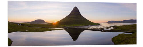 Quadro em PVC Midnight sun at Kirkjufell mountain, Iceland