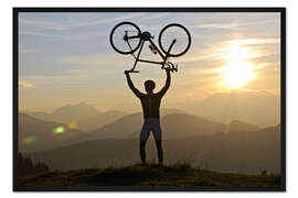 Gerahmter Kunstdruck Radfahren in den Bergen