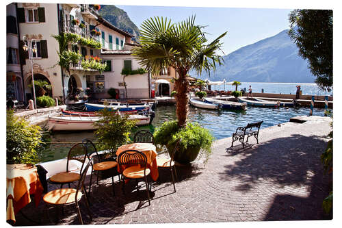 Leinwandbild Kleines Café in Limone am Gardasee