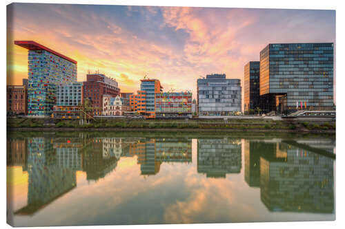 Leinwandbild Düsseldorf Spiegelung im Medienhafen bei Sonnenuntergang