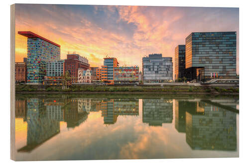 Hout print Düsseldorf Reflection in the Media Harbor at sunset