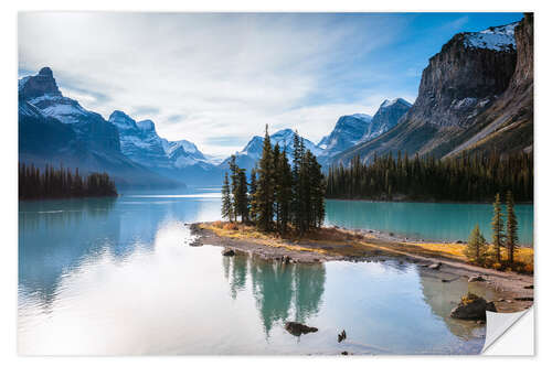 Selvklebende plakat Famous Spirit Island on lake Maligne, Canada