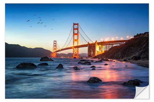 Selvklebende plakat Golden Gate Bridge at sunset in San Francisco, USA