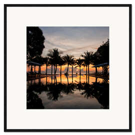 Framed art print Luxury infinity pool on the Gulf of Thailand