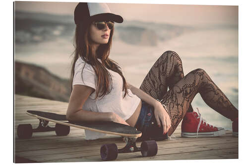 Tableau en plexi-alu Beautiful young woman posing with a skateboard