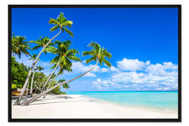 Gerahmter Kunstdruck Weißer Strand und Palmen in den Tropen