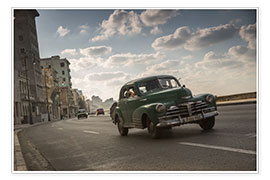 Plakat  Cuban american car driving through Havana, Cuba. - Alex Saberi