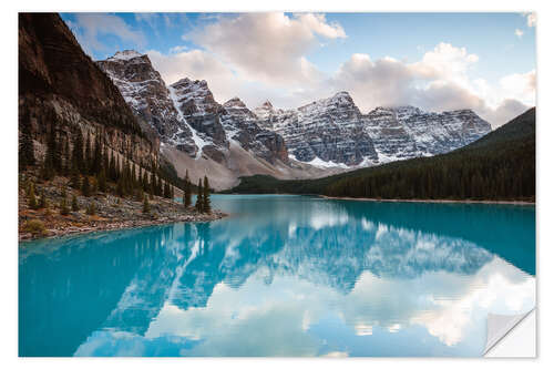 Naklejka na ścianę Autumnal sunset at Moraine lake, Canada