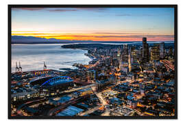 Gerahmter Kunstdruck Seattle im Stadtzentrum gelegen und Hafen nachts, USA