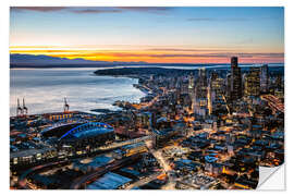 Selvklæbende plakat Seattle downtown and harbour at night, USA