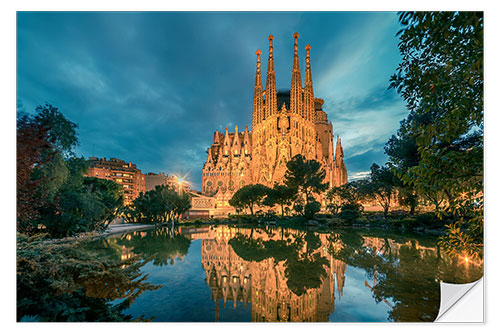 Selvklebende plakat Sagrada Família at night