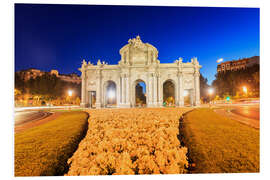 PVC-tavla Night view of the Puerta de Alcala