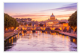 Póster Skyline of Rome in a magenta dawn