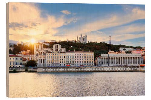Puutaulu Colorful, cloudy sunset over Vieux Lyon