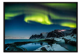 Gerahmter Kunstdruck Polarlichter über der Insel Senja in Nordnorwegen