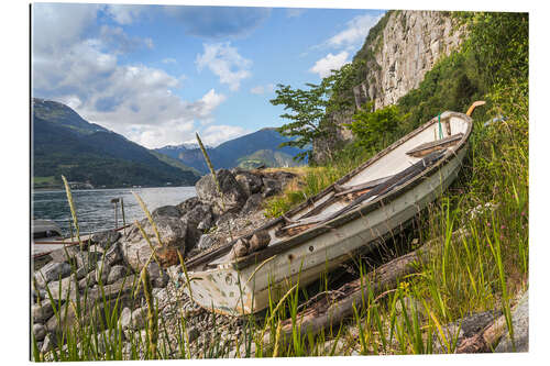 Galleriataulu Idyll at the fjord