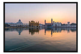 Gerahmter Kunstdruck The Golden Temple at sunrise, Amritsar, India